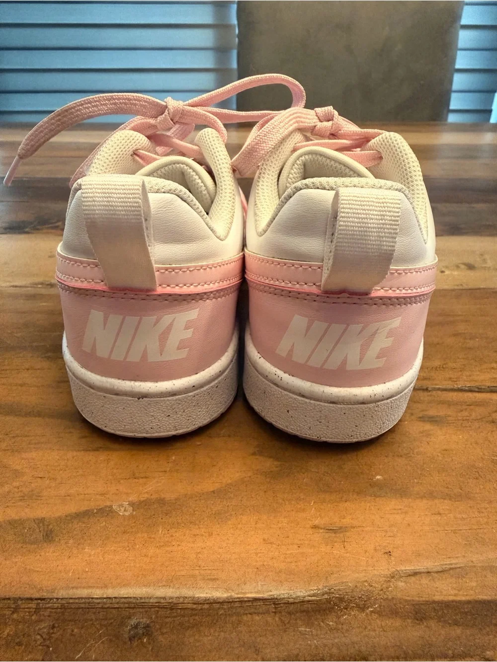 Nike - kids court borough low